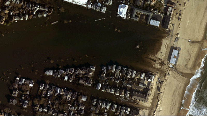 Illustration for article titled Hurricane Sandy: The Craziest Before and After Shots